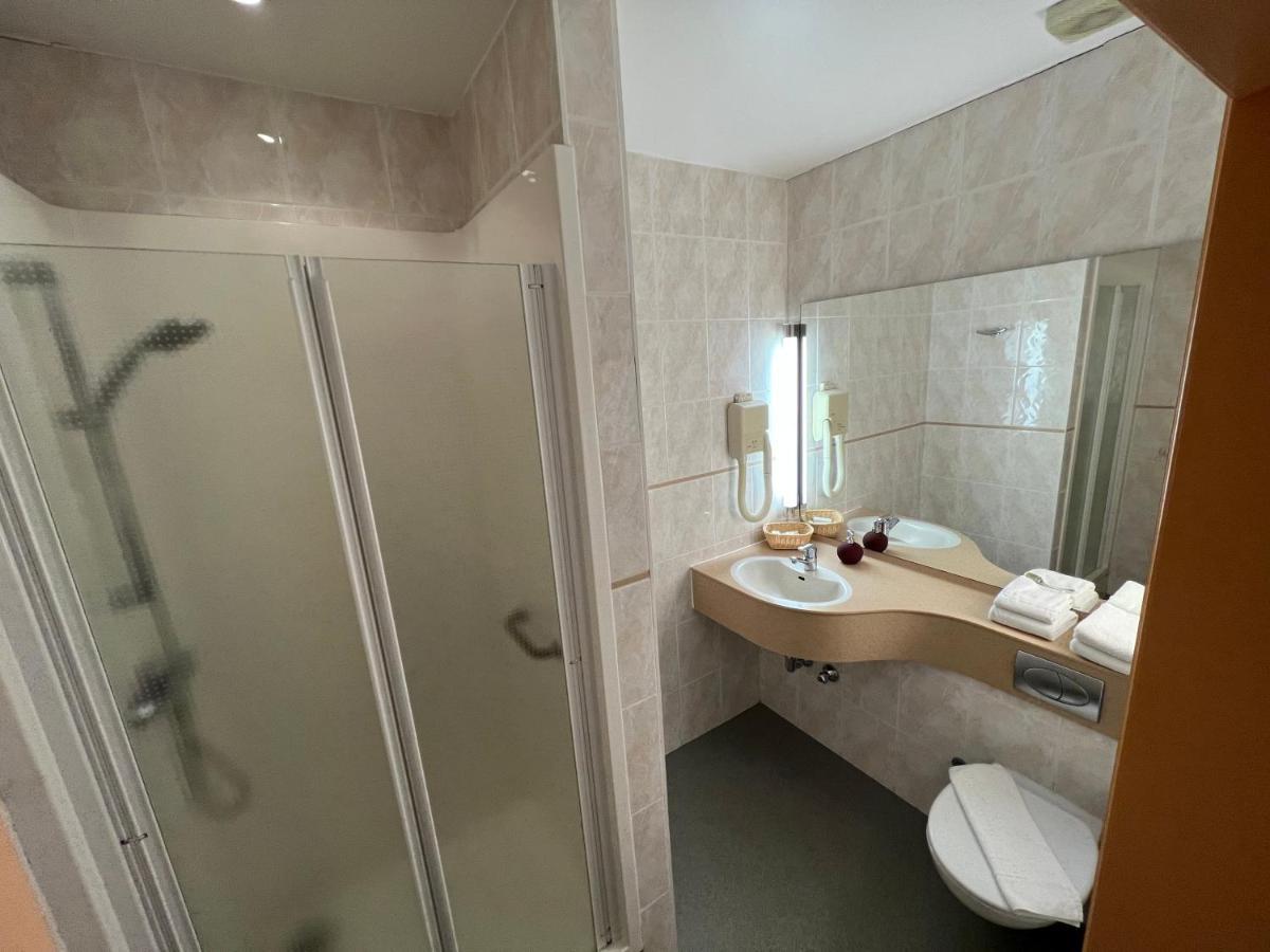 Hotel Canteklaar De Haan Bagian luar foto