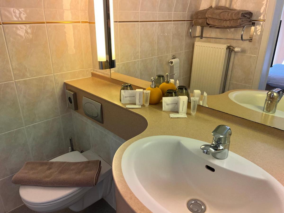 Hotel Canteklaar De Haan Bagian luar foto