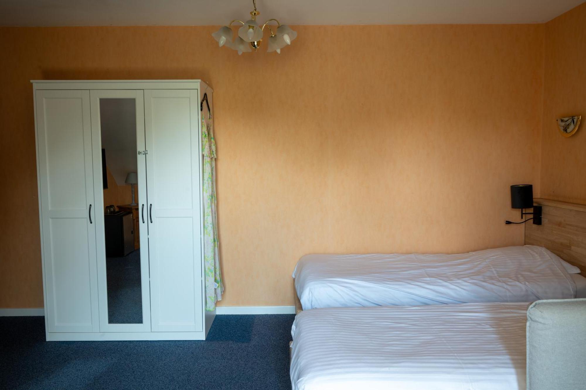 Hotel Canteklaar De Haan Bagian luar foto